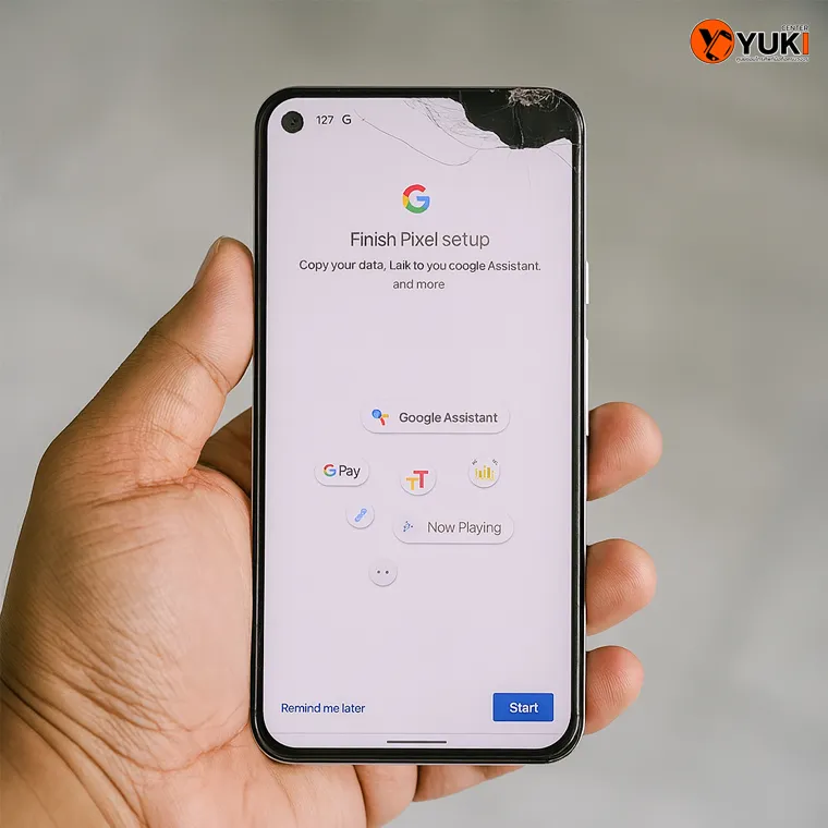 หน้าจอ Google Pixel แตกมุมขวาบน มีรอยร้าวและรอยดำ ส่งผลต่อการแสดงผล ต้องเปลี่ยนจอใหม่ทั้งชุด