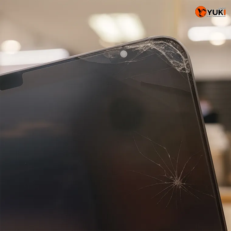 ภาพ iPad mini 5 หน้าจอมีรอยร้าวที่มุมเครื่อง