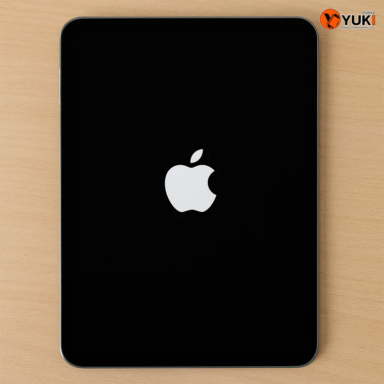 iPad แสดงขั้นตอนรีสตาร์ทพร้อมโลโก้ Apple