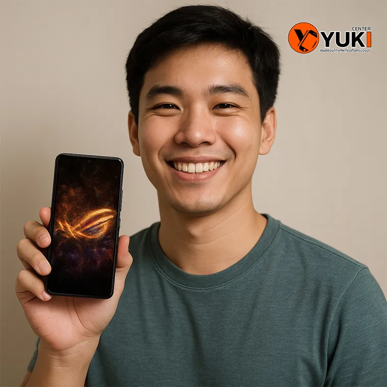 ลูกค้า Yuki Center รับเครื่อง ROG Phone หลังซ่อมเสร็จ หน้าจอใหม่ใช้งานได้เหมือนเดิม มั่นใจคุณภาพงานซ่อมมือถือ