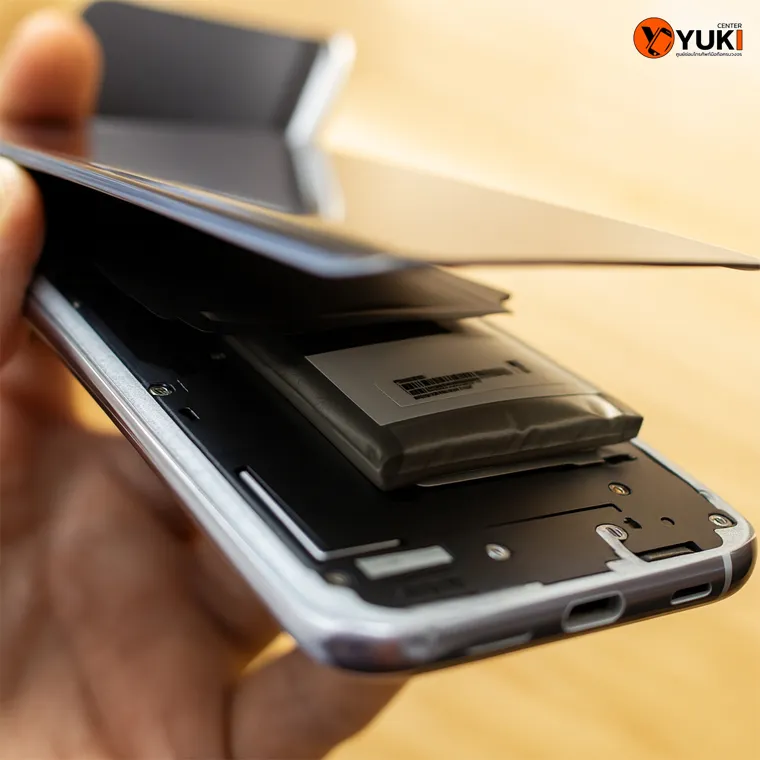 มือถือ Samsung แบตเตอรี่บวมดันฝาหลังเปิดออก เสี่ยงอันตราย ควรรีบเปลี่ยนแบตใหม่
