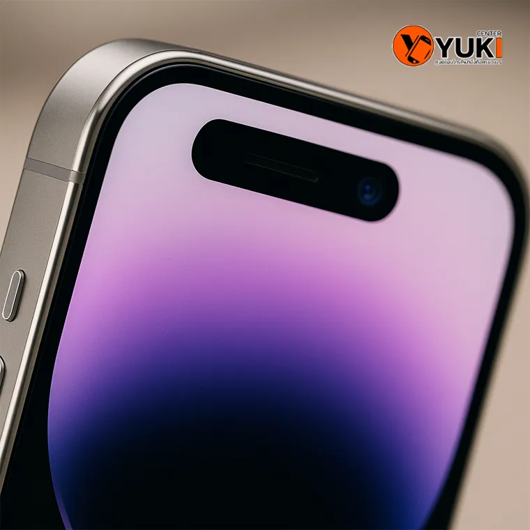 “ภาพโคลสอัปเลนส์ TrueDepth และกล้องหน้า iPhone 16 สำหรับตรวจสอบปัญหา Face ID และคุณภาพกล้อง โดยศูนย์ซ่อมมือถือ Yuki Center”