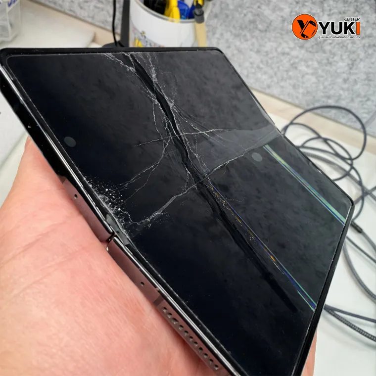 Samsung Fold 6 จอในเสีย ภาพขาด ทัชไม่ติด จากปัญหาสายแพและจอพับเสียหาย