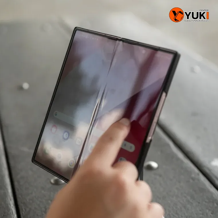 Samsung Galaxy Z Fold หน้าจอพับขึ้นเส้นกลางจอ ปัญหาที่พบบ่อยและต้องซ่อมโดยผู้เชี่ยวชาญ