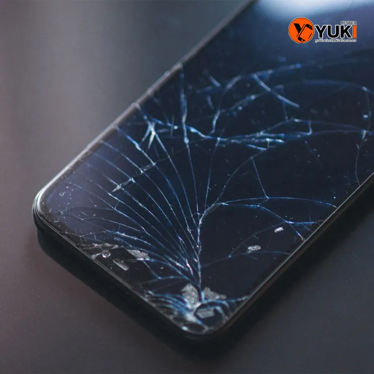 ซ่อมโทรศัพท์มือถือหน้าจอแตก โดยช่างผู้เชี่ยวชาญที่ Yuki Center รังสิต